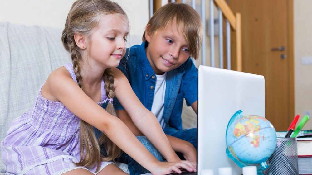 What Makes an Online Activity Suitable for a Four Year Old